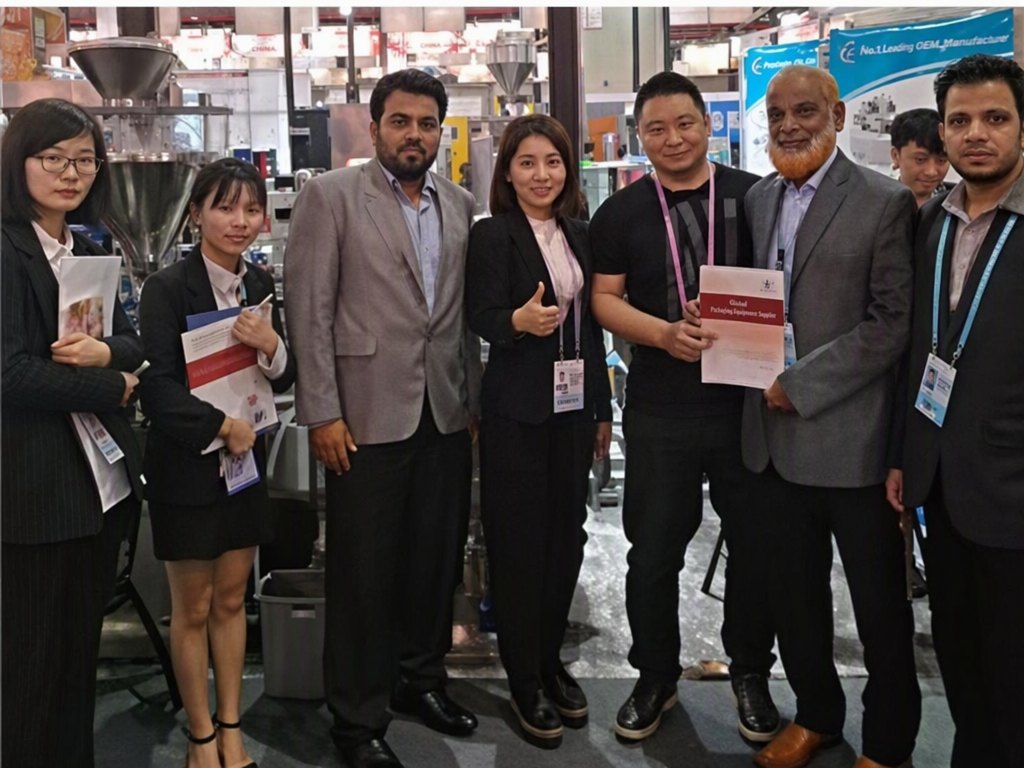 With buyers from the Middle East at our booth